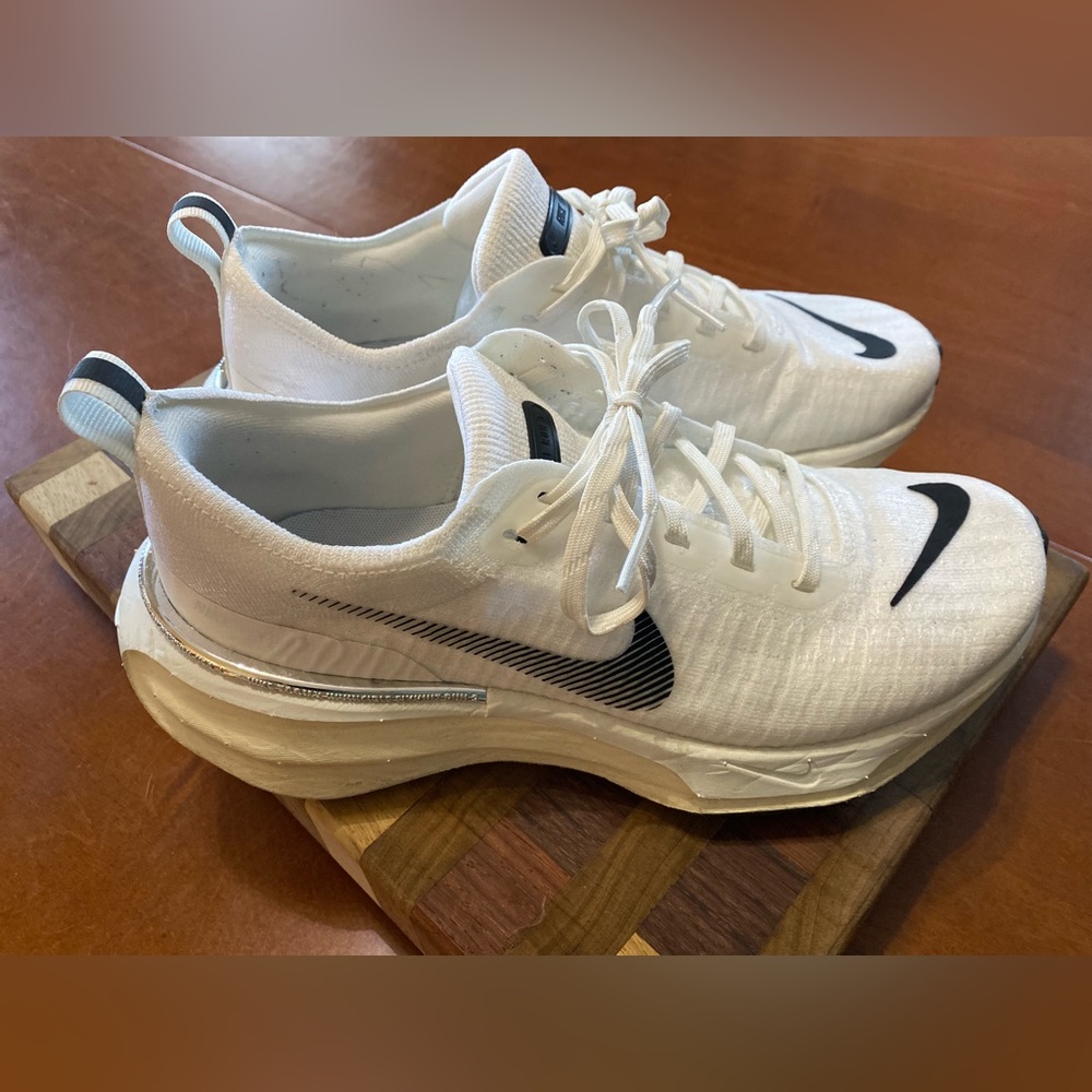 Like NEW size 8.5 Women's Nike ZoomX Invincible 3